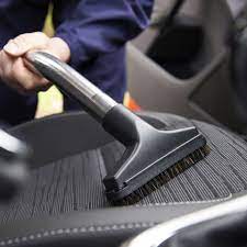 نظافت داخلی خودرو ها با اجاره مبل شوی